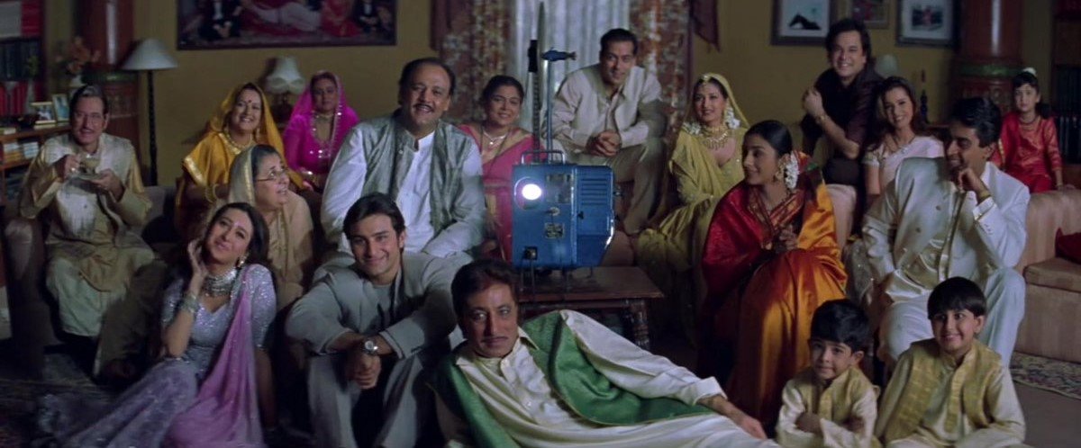 - Hum Saath Saath Hain (1999)"Ramkishen and Mamta have three sons Vivek , Prem and Vinod and a daughter Sangeeta. This family is part of a joint family whose close knit bond is challenged by a misunderstanding."