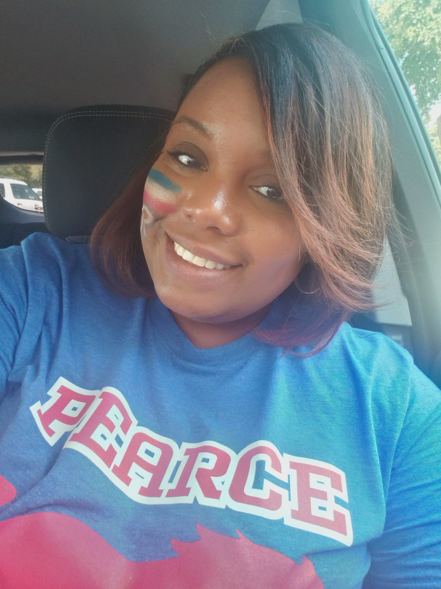 CC_CoachClark's tweet photo. RISD Convocation 2019 was amazing. I am so excited about this year. Let's do this!!! #risdsaysomething #RISDConvocation19 #WeArePearce Pearce is.. #SuperAwesome https://t.co/aDB13B06MV