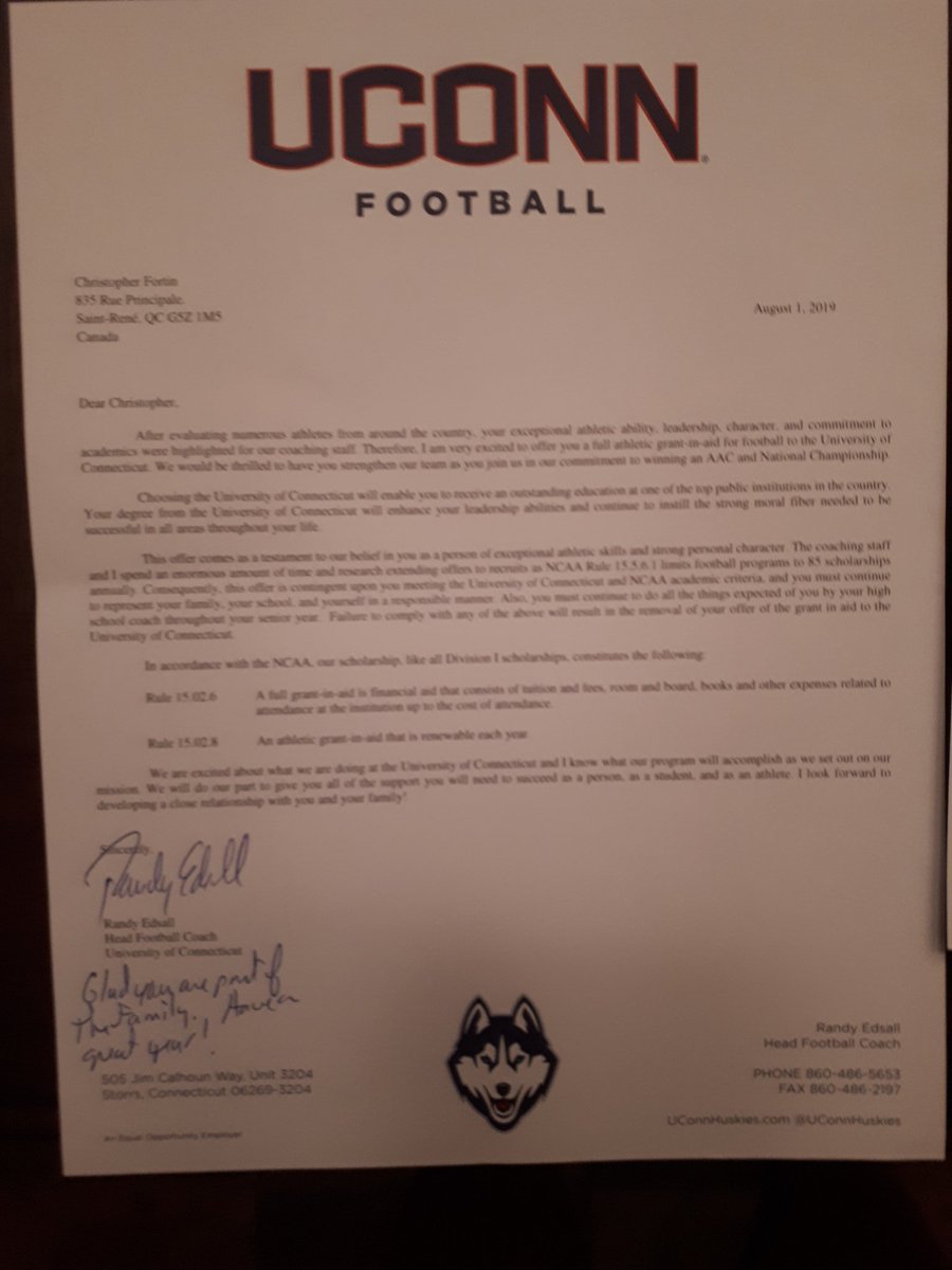 Christo7093's tweet image. Proud to have my official offer with UCONN !!🏈 and proud to be a Huskies after my finals year of cegep!!