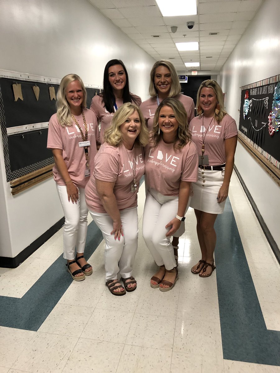 MrsOrchow_CCES's tweet photo. We had so much fun today meeting all of our new 5th graders. Adventure awaits in 5th grade! #CCEtheplace2B https://t.co/jtl6sHCKWx