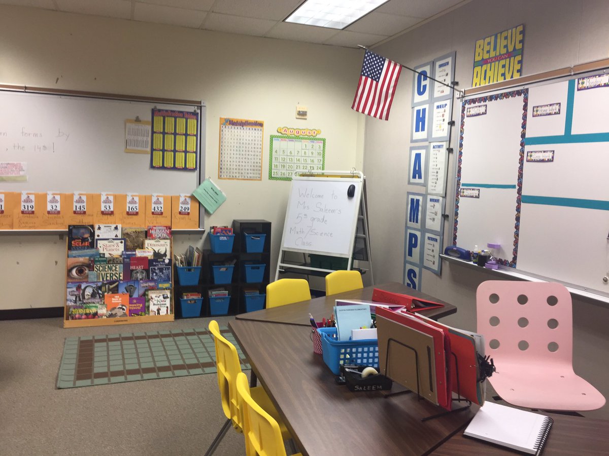 LubySaleem's tweet photo. I met my darling students@APE_sailors#Back to School!!!💕💕👏🏻📚📕📐📖🖍✏️💗 https://t.co/qUeybqgDCM