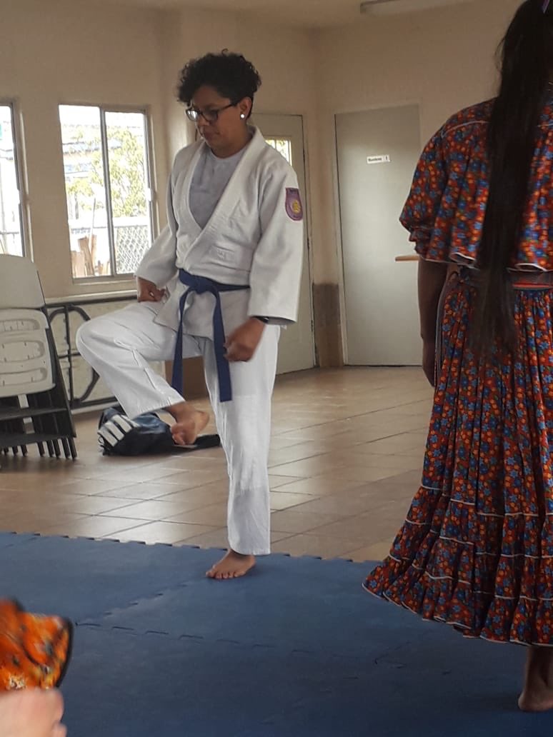 MukiraOrg's tweet photo. Enseñamos a niñas y mujeres tarahumaras defensa personal (Krav Maga) 
Miren las fotos. Hoy: día internacional de los #PueblosIndigenas https://t.co/VZeE5a0gGT