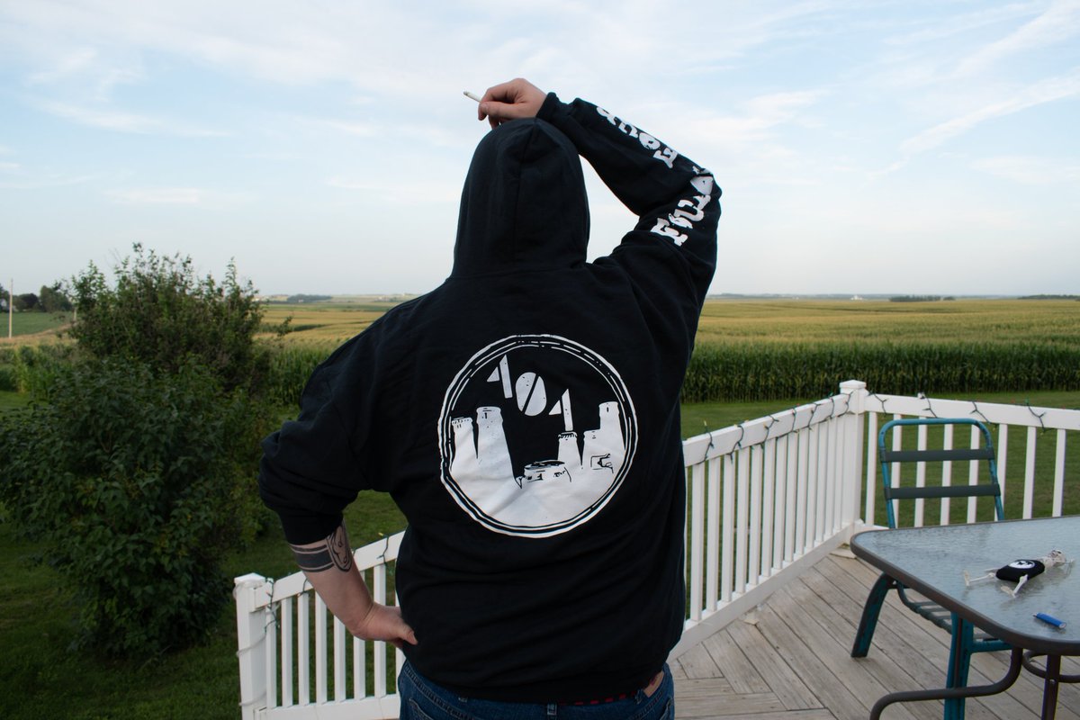 4_oh_4's tweet photo. Our merch is now available on our website! Head to https://t.co/uJ86sTPrBZ to get some gear today! #404 #bandmerch #webstore
📷: Mrs. Badhorse https://t.co/VIQ6DM53Xo