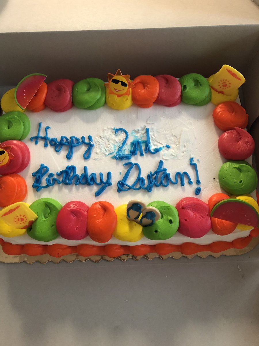 steph82nichole's tweet image. Purchased a cake from @Albertsons in Grants Pass, OR. #BirthdayCakeFail #PaidForThis #WhatDoesItSay #Wasteof22Dollars