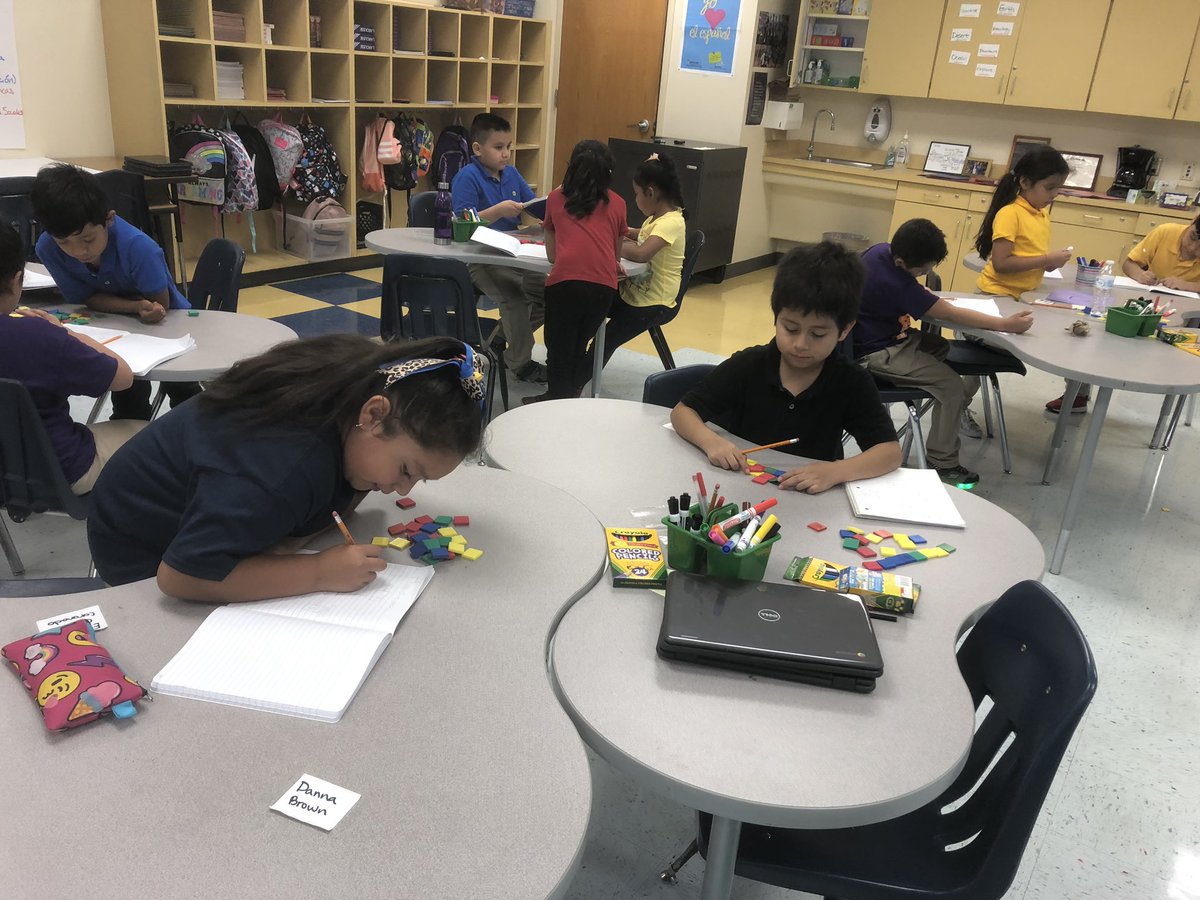 MoneyhonCindy's tweet photo. TBT my students using algebraic reasoning to write expressions representing numbers that are relevant to them 😍 #countingtiles #matematicos https://t.co/W90zzGz2sZ