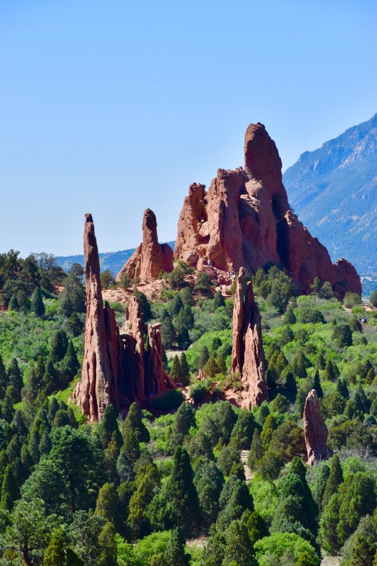 Colorado Springs is the perfect destination for a weekend getaway! mstoodygooshoes.blogspot.com/2019/08/a-week… #coloradosprings #Colorado #gardenofthegods