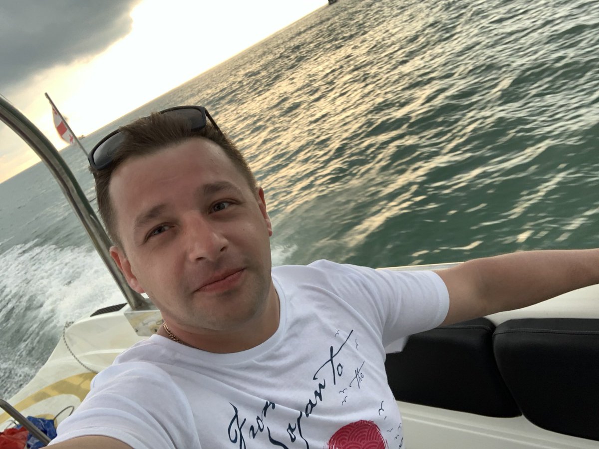 maximus81112's tweet photo. Богатый думает как приумножить свои деньги, бедный как сэкономить.Что делает бедный, когда получает неожиданную прибавку к зарплате или премию? Тратит.Сразу возникает огромное количество “хотелок”, которые необходимо закрыть здесь и сейчас.Подробности при обращении ✍🏻 в л.с! https://t.co/K5NXdLvXnL