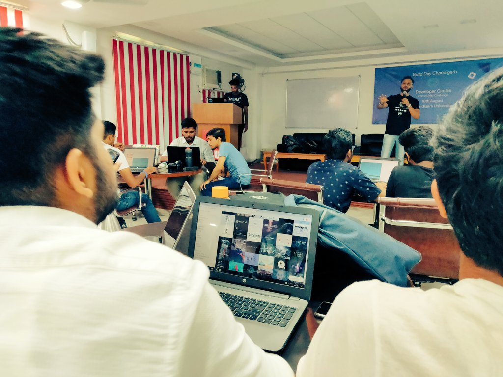 nandkk05's tweet image. Very interactive session by Raghav Jha on Games on HTML5 using java script. 

Planning to build something using the this technology 😉👍

@FBDevCChd #buildday #communitychallenge #fbdevcchd #javascript