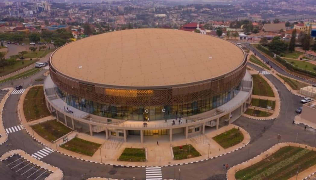 Last night President @PaulKagame inaugurated the #KigaliArena a multi purpose complex that'll host #NBAAFRICA finals next year and other indoor games. It took 6 months to build and has a capacity of 10,000 Meanwhile we've been renovating Nyayo Stadium for 2 years🙄 #TheScoreKE