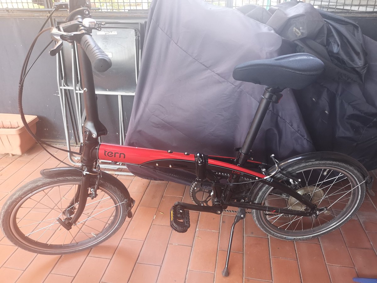 ilbardoDOTit's tweet photo. Missione compiuta: da #portafurba a #piramide in #bicicletta e #ritorno In 2 ore, andando volutamente piano e senza il minimo allenamento L'obiettivo è, alla ripresa 26 agosto, smettere di prendere la metro per andare a lavoro. https://t.co/sBfWFf53ip