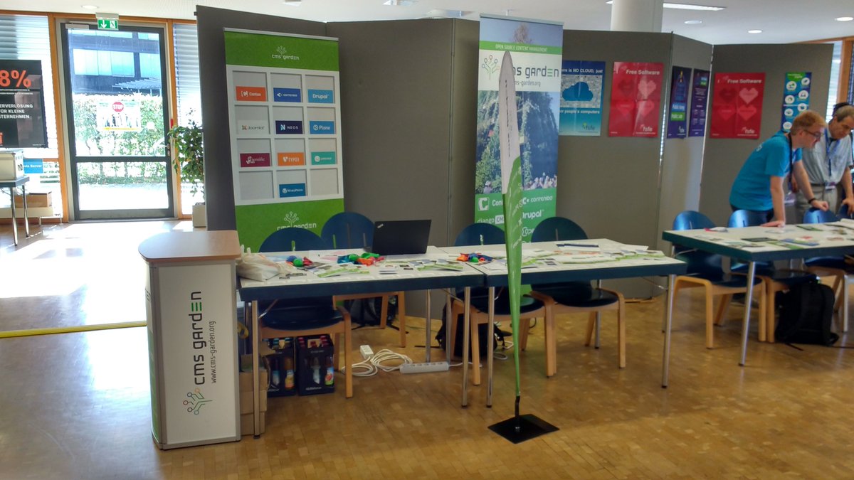 jens_pelzetter's tweet image. Der Stand des CMS Garten ist bereit für euch. #cmsgarden #FrOSCon #FrOSCon14