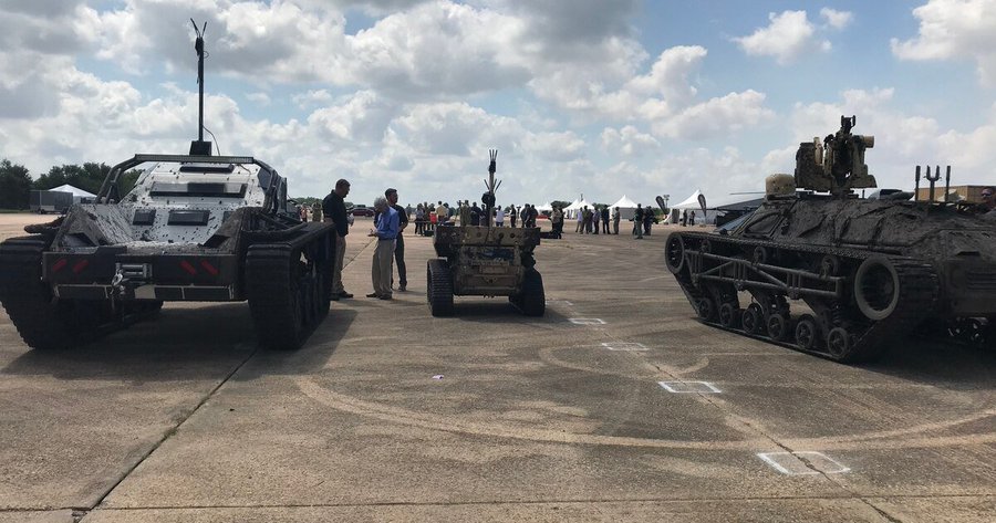 EBl7JL8WkAA40aE?format=jpg&name=900x900