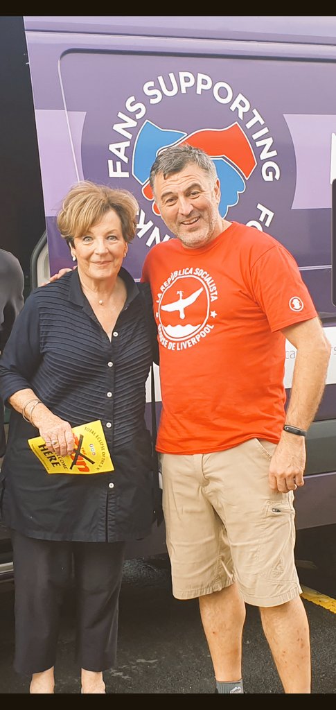 FANS SUPPORTING FOODBANKS #RightToFood (@sfoodbanks) on Twitter photo Let's be hav'in ya.....
Good to see <a href="/NorwichCityFC/">Norwich City FC</a> owner visit our Foodbank prior to the curtain raiser at Anfield.
#HungerDoesntWearClubColours #TotalEclipseOfTheSun Let's be hav'in ya.....
Good to see <a href="/NorwichCityFC/">Norwich City FC</a> owner visit our Foodbank prior to the curtain raiser at Anfield.
#HungerDoesntWearClubColours #TotalEclipseOfTheSun