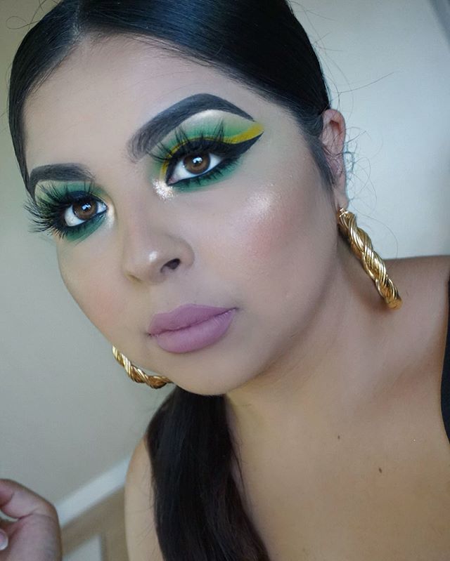 Rubylayy's tweet photo. Every next level of your life will demand a new you... I’m sorry I haven’t really been active I’m trying to balance everything out... I’ll be back to posting my videos before you know it😁
@anastasiabeverlyhills medium brown pomade 
@morphebrushes x @jamescharles 
@tatalashes… https://t.co/Ff7rDJ5tIC
