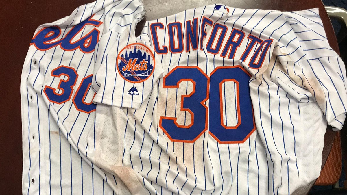 Mets's tweet photo. When polar bears attack. 🤣 #MetsWin https://t.co/AWC0wbVYVf