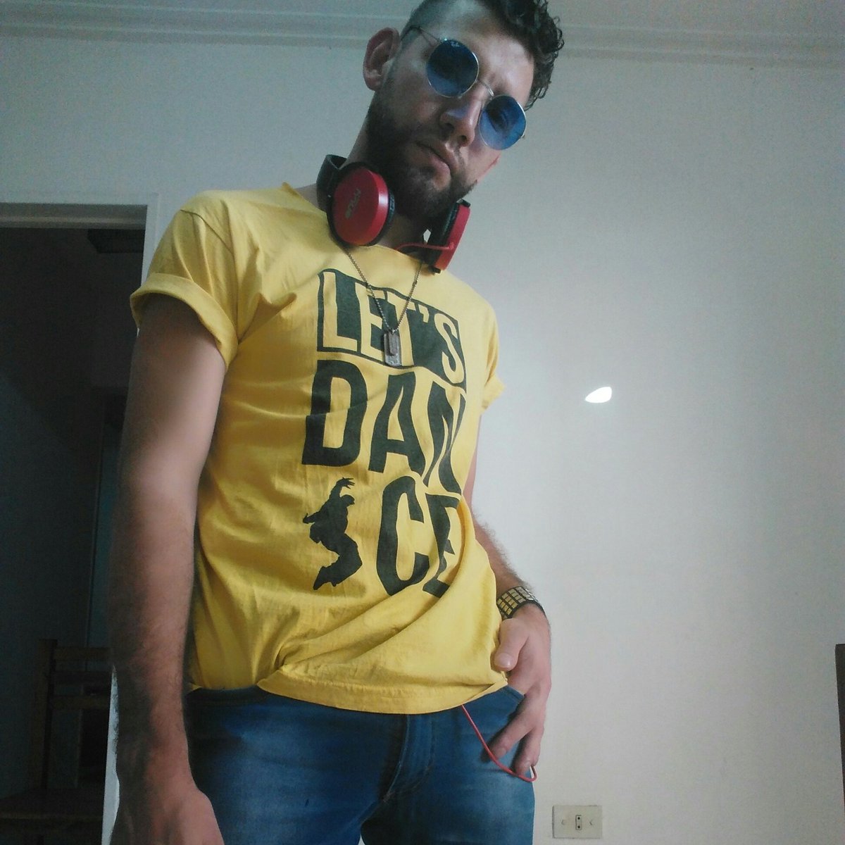 TachoCacerez's tweet photo. #viernes #boy #nitgh #man #loveislove #gayboy #gaybuenosaires #gay #gafas #blue #music #Musica #foto #pic #powercut #gaysdemoniacos #bestof https://t.co/VSCAqPqOrA