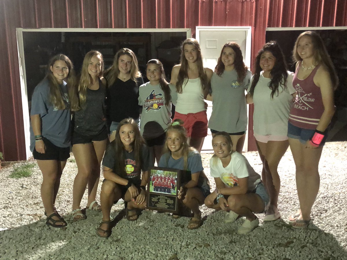 Last time these girls will be together as the <a href="/00_sting/">Sting Select '00</a>. Going to miss watching these girls play. Good luck to everybody next year. #halloffame #teambonding.