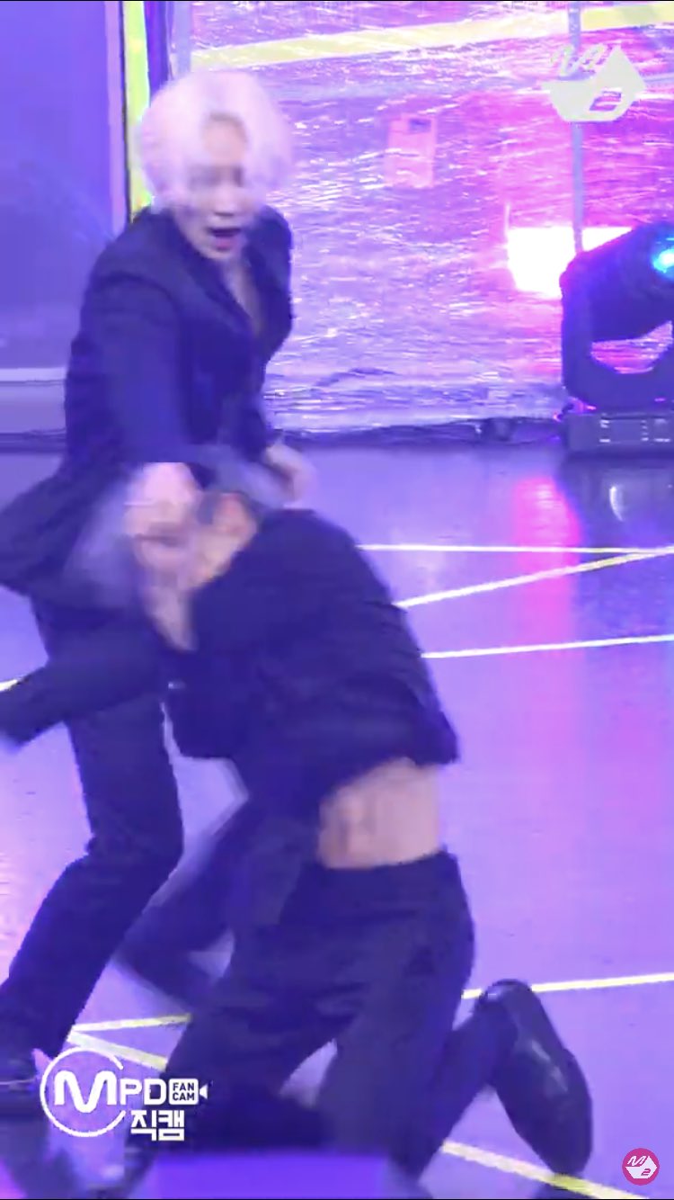 마코 ミンハオの腹筋やばいのは聞いてたけどほんとにすごかった