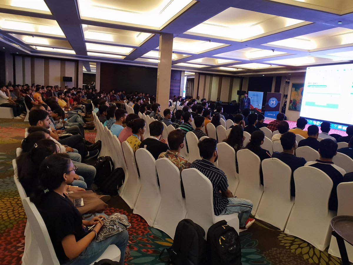 forceguru's tweet image. When you have a full house!! #JCC19