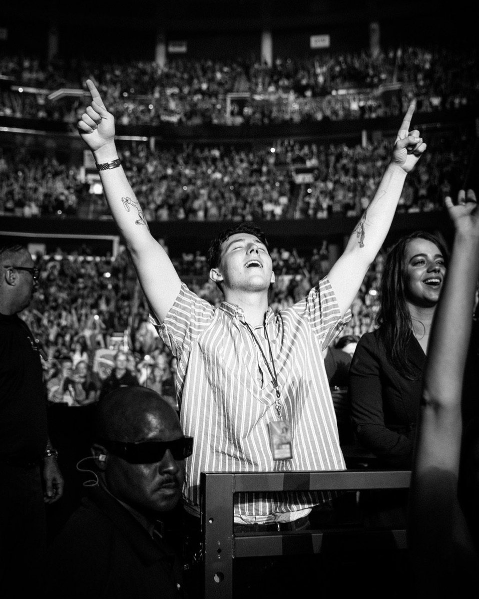 nickjonas's tweet photo. Frankie Jonas for the win... rocking out during the #happinessbeginstour Love you brother. https://t.co/Gbv167GhKw