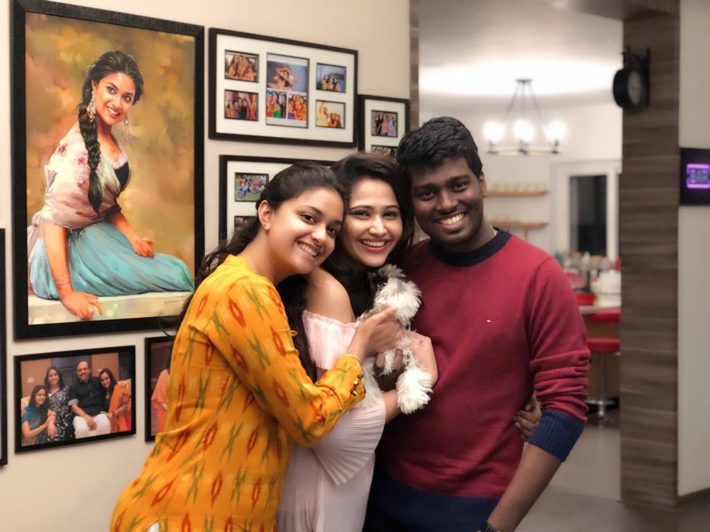 Director Atlee😎 With His Wife, Priya🌸 And Keerthy Suresh🍃 @atlee47 @priyaatlee @KeerthyOfficial
★
#atlee #priya #priyaatlee #atleed #directoratlee #atleedirector #priyamohan #kollywood #mollywood #tamil  #malayalam #mallu #tamilcinema #tamilsong  #tamilactress #kollywoodnewz