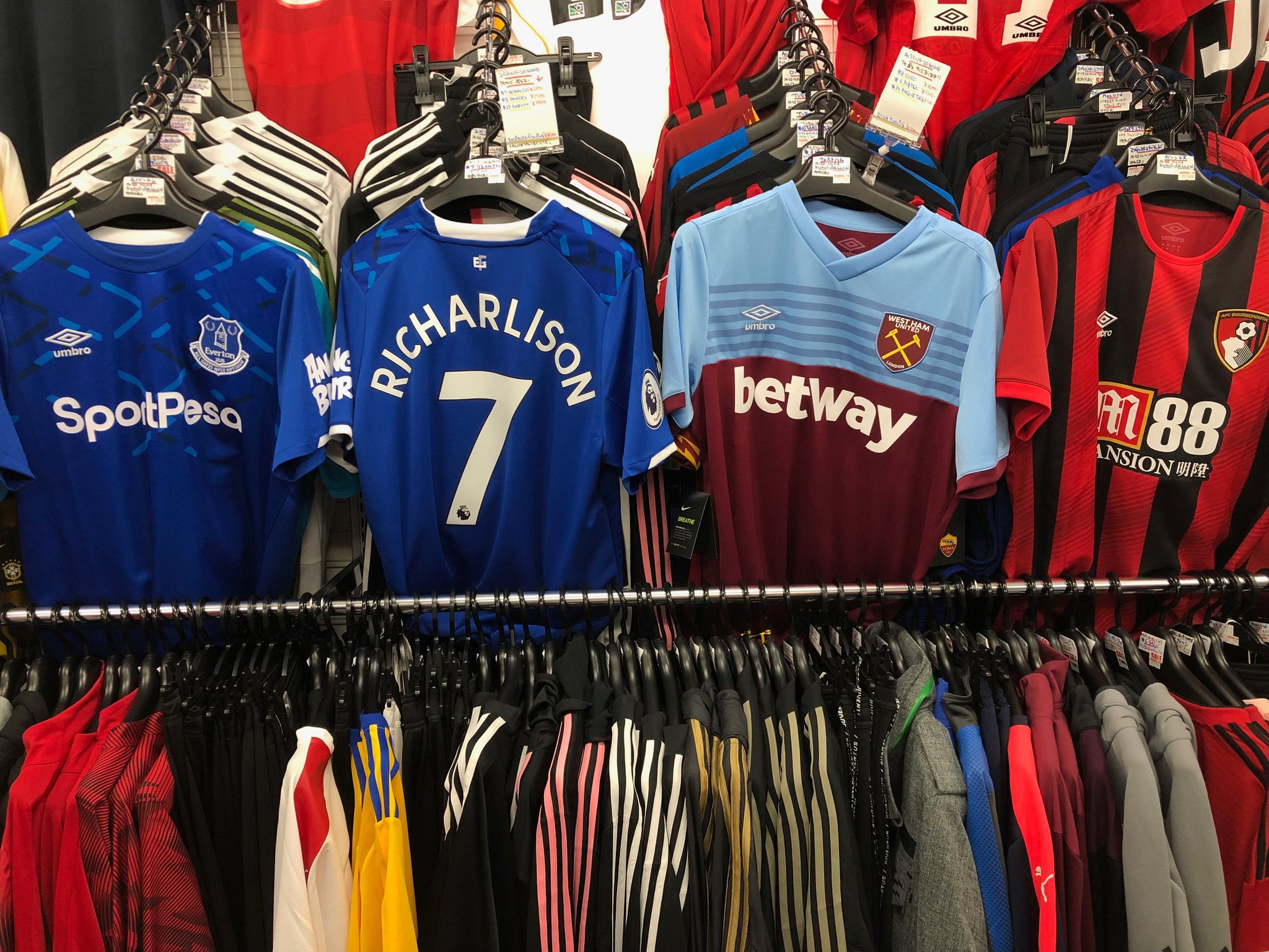 サッカーショップfcfa 実店舗open 営業時間 11時 18時 公式サイトopen 本日発売解禁 アンブロ 契約クラブ19 ユニフォーム ラインナップは以下になります エバートン ウエストハム ボーンマス Psv ブレーメン