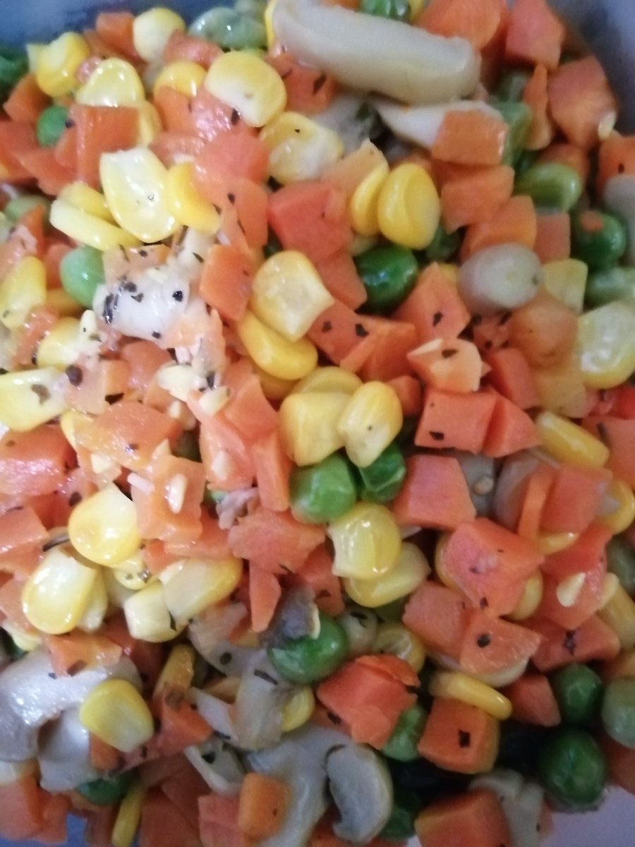lechaperone's tweet photo. Caldereta and Mixed Veggies #pambaon 😁👌💪 #WebDevCook 🤣 https://t.co/IsPBCywxEO