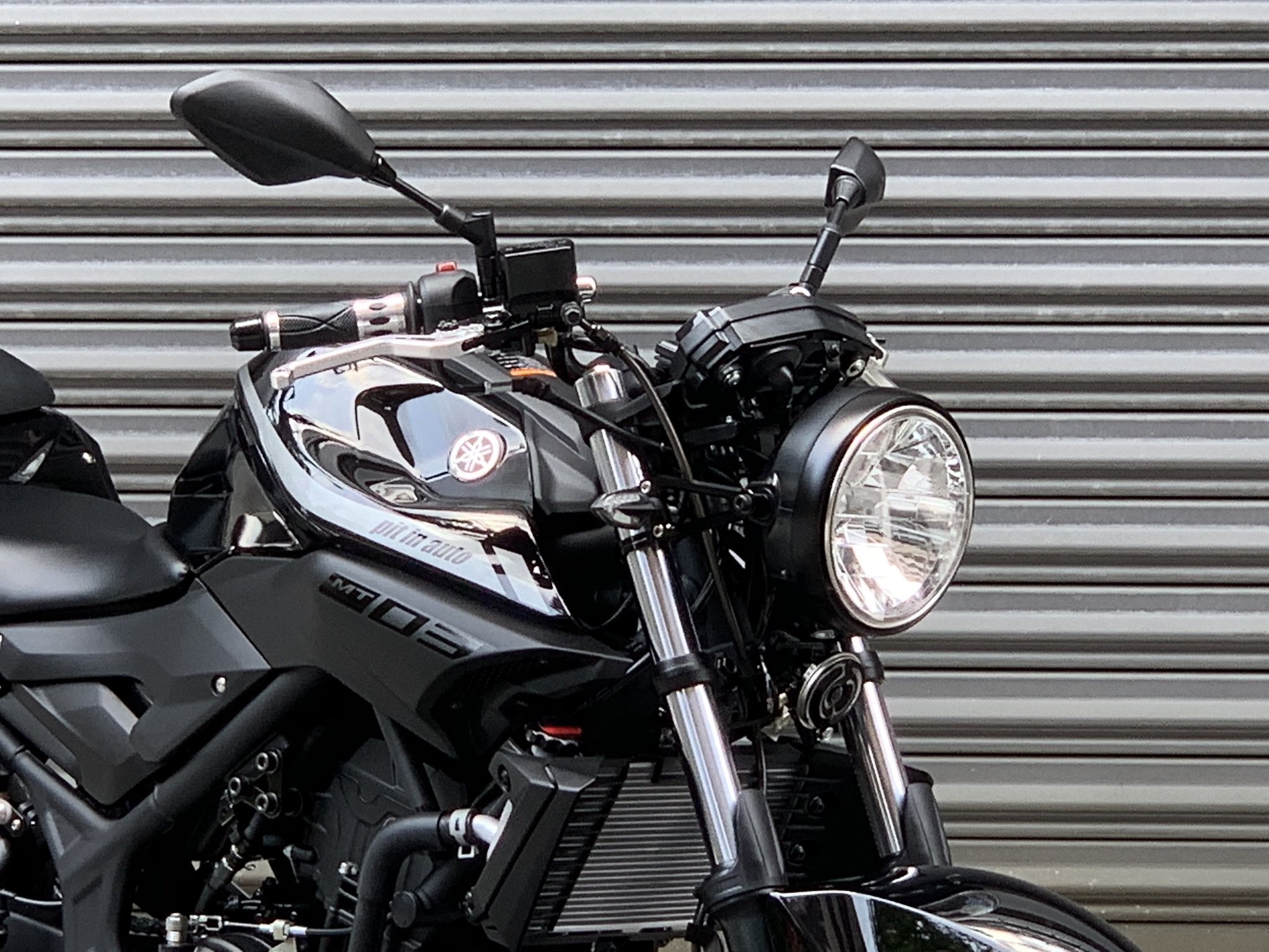 東京新宿 有 ピットインオート スタッフ募集中 Mt 03丸目ヘッドライト化 Amp カスタム完了 素敵に仕上がりました Mt03 Mt25 丸目ヘッドライト カスタム ピットインオート ヤマハスポーツ正規代理店 東京 新宿 T Co 東京新宿 有 ピットインオート スタッフ募集中 Mt 03丸目ヘッドライト化 Amp カスタム完了 素敵に仕上がりました Mt03 Mt25 丸目ヘッドライト カスタム ピットインオート ヤマハスポーツ正規代理店 東京 新宿 T Co