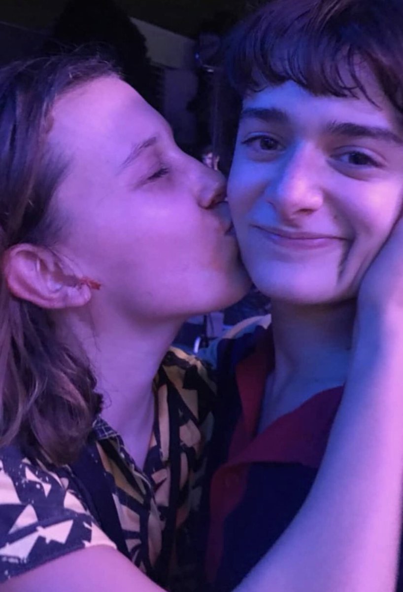 Gossip Room On Twitter Millie Bobby Brown Et Noah Schnapp Alias