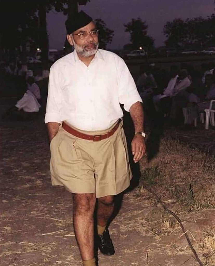 GdBakshiJe's tweet image. वे दिन कमाल के थे!
पहचाना या नहीं? 🇮🇳🇮🇳

#JaiHind 
#IndianArmy
#ModiNationalAddress 
#ModiHaiToMumkinHai 
#ModiIntegratesKashmir 
#AmitShah 
#JaiShriRam 
#RSS