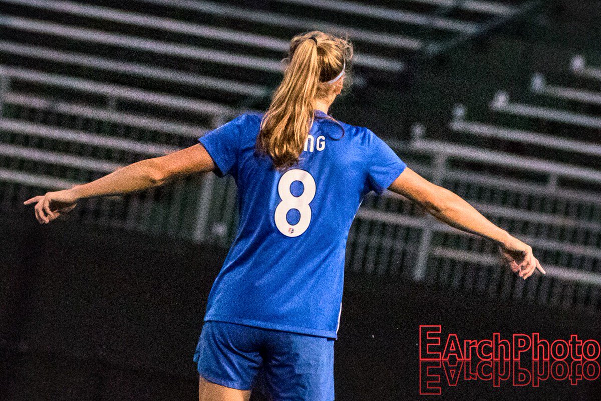 Earchphoto's tweet photo. Tomorrow, she's back.
#Warrior
💪👊⚽
@Julie_King8 @ORLPride
#NWSL #CaptainKing
#VamosOrlando
#NWSLsoccer
#BreakersFamily
#TheKingIsBack https://t.co/CnYRXIa0OB