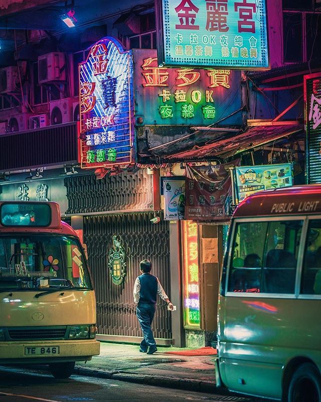 Repost @thorslens
・・・
Take-home salary
•
•
•
•
•
#awesomehongkong #visualhongkong #zolimahongkong #igershk #hkig #hongkong #rawurbanshots #streetleaks #streetclassics #streetdreamsmag #reframedmag #clickcity #ig_neoncities #discoverhongkong #cybe… ift.tt/2TuywUN