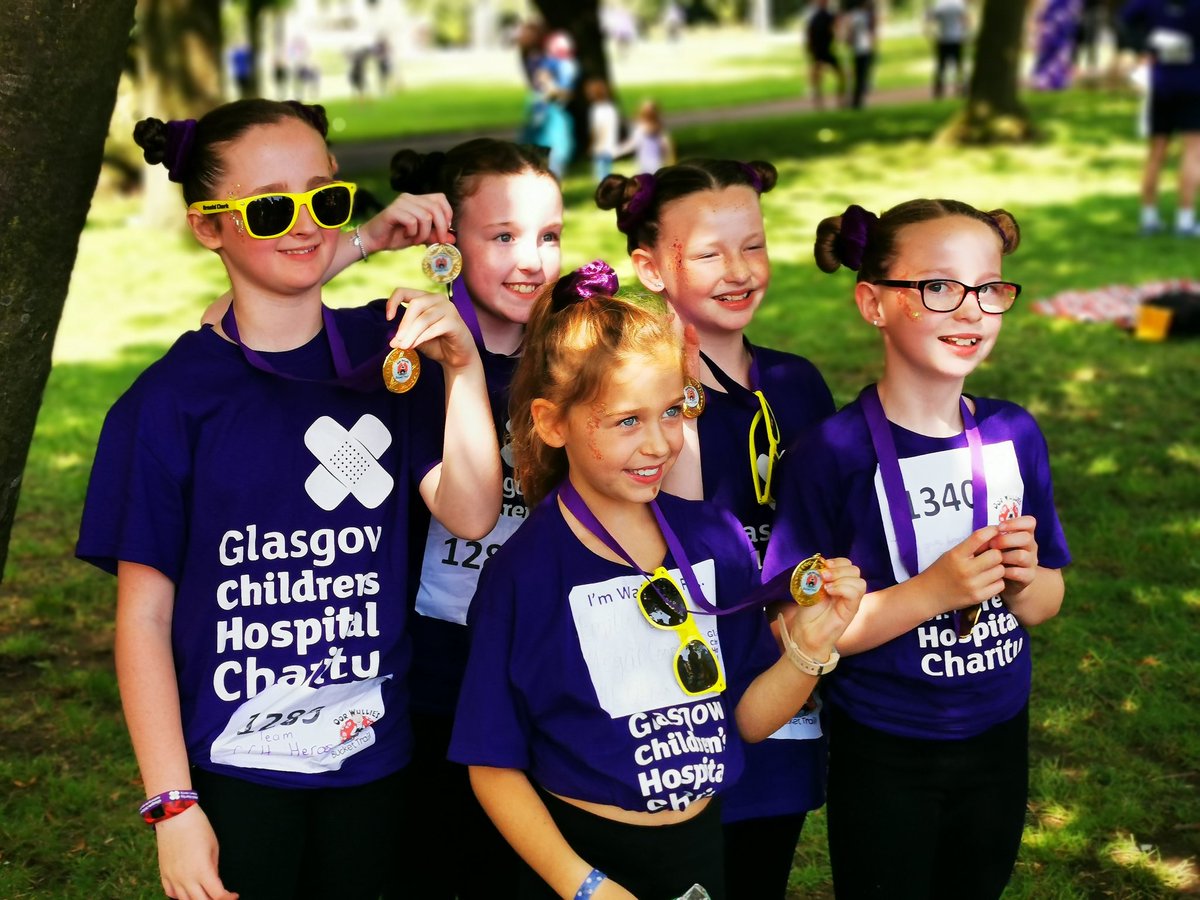 Pedromac79's tweet photo. @GCH_Charity my girls Emma &amp; Emily with friends Megan Jessica Aile all completed their 10k all from @crosshouseps  #oorwullie https://t.co/BeK67CALfT