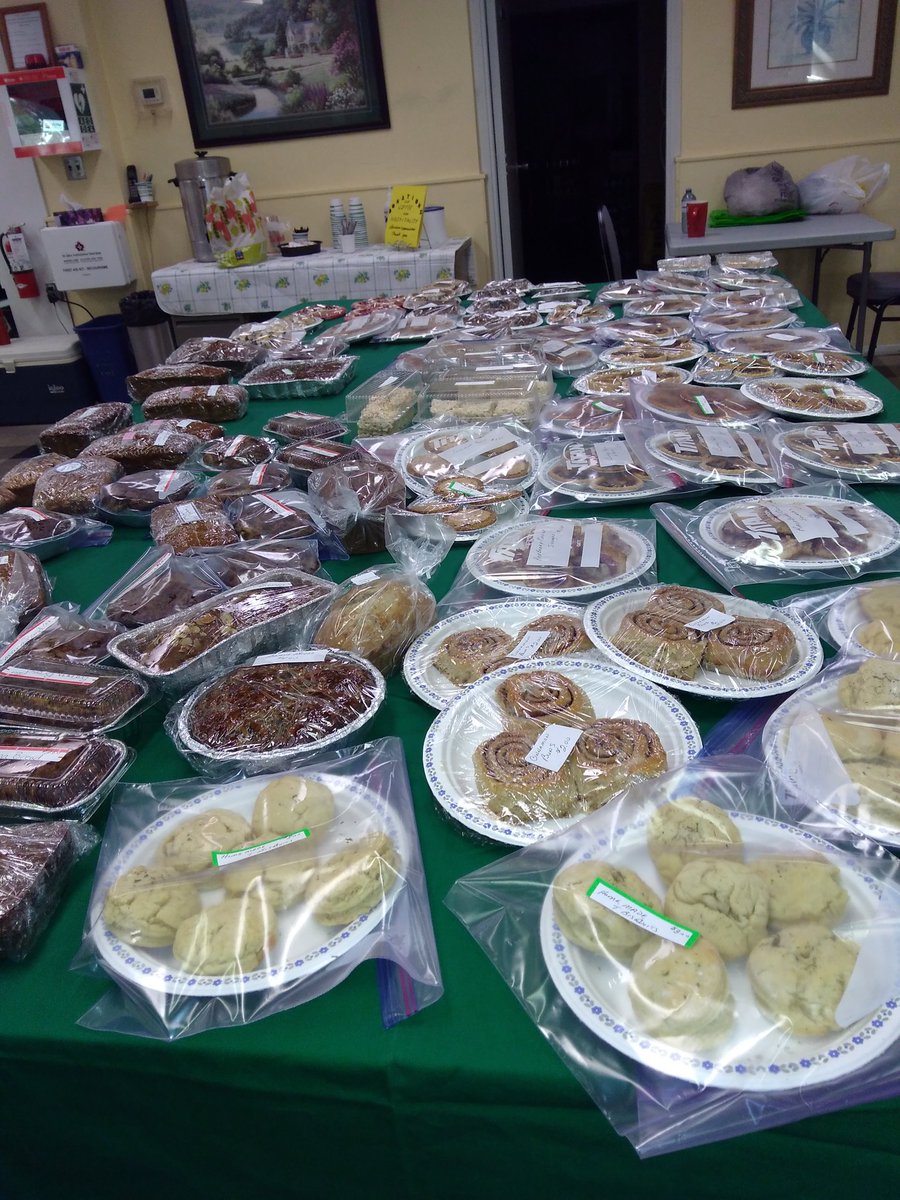 Canadiandove's tweet photo. #Wambo31 is here and the senior Center for you sweet tooth fix. @SydenhamCurrent @CKXS @GregCKXS @Aaron__Hall https://t.co/YPaLD8tVvv