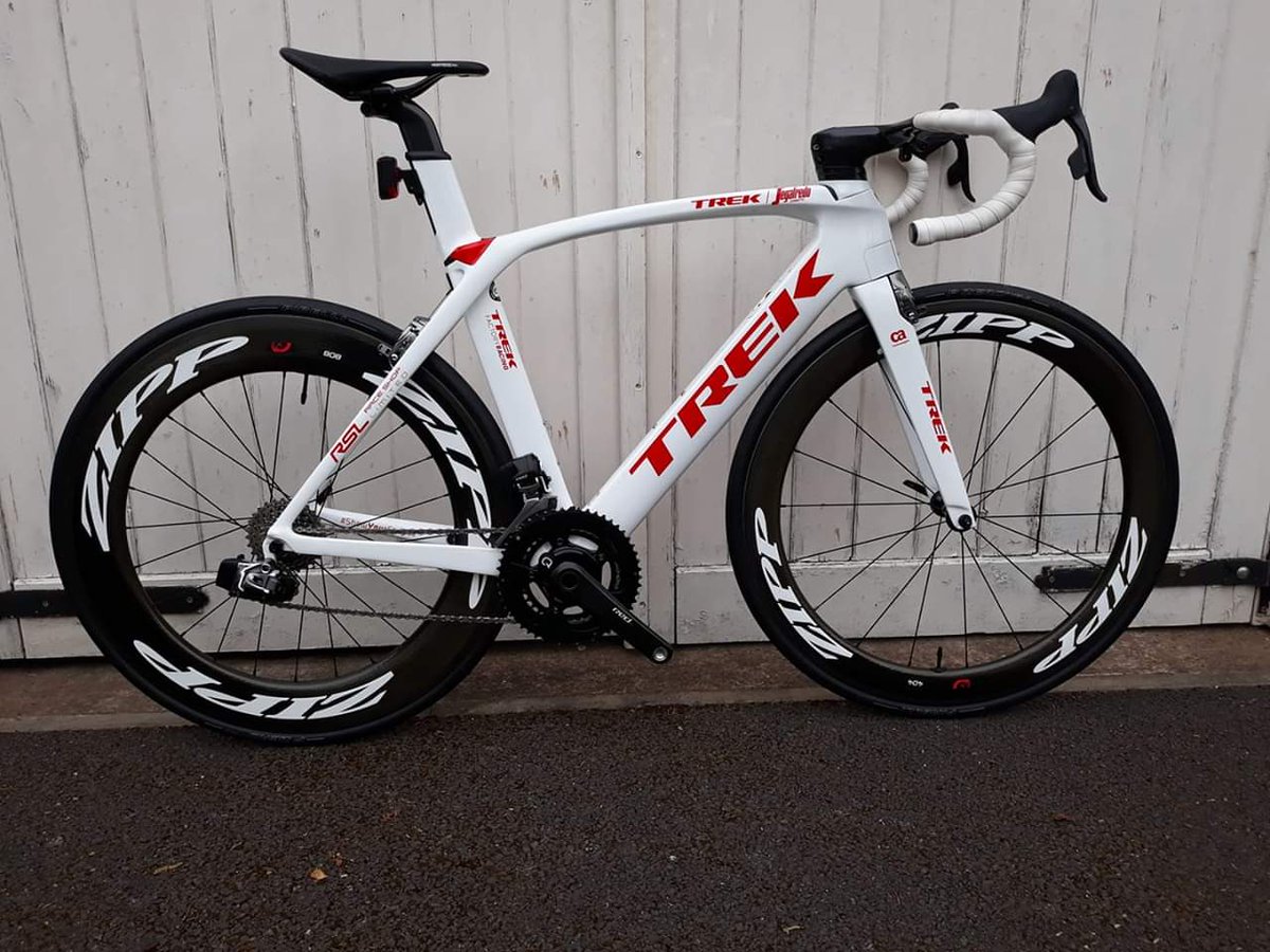 STOLEN ON 08.08.19 FROM A FRIEND'S HOUSE IN #STAFFORD. PLEASE SHARE AND PLEASE ALERT ME IF YOU SEE THIS BIKE BEING SOLD ANYWHERE.

#StolenBike #Trek #TrackBike #RoadBike #TriathlonBike