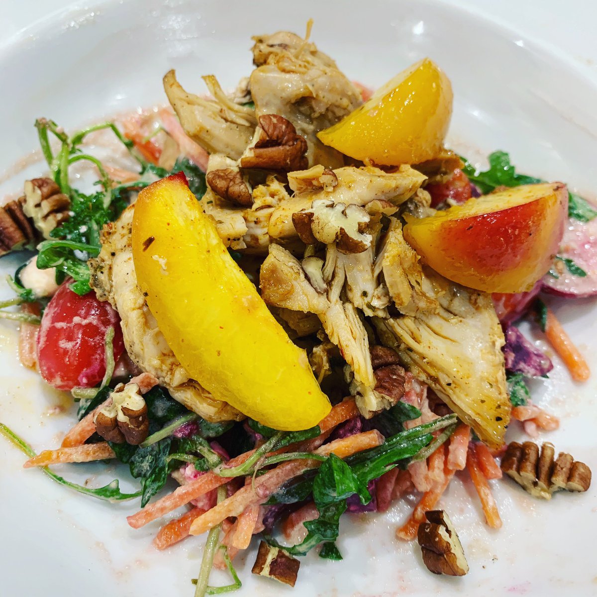 HealthKitchenUK's tweet photo. Summer in a bowl. Salad with chicken thighs roasted with nectarine, crushed pecans and beetroot in a tahini dressing
#foodblogger #hbloggers #glutenfree #dairyfree #saladporn https://t.co/rTmxjd55ip