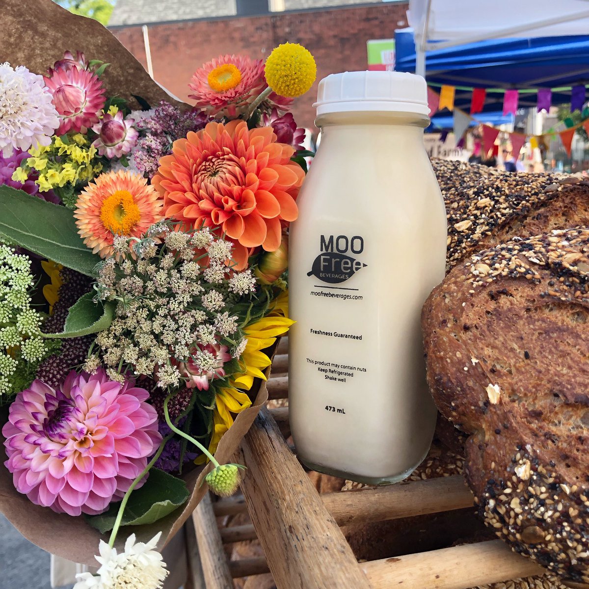 LockeStFarmersM's tweet photo. To market, to market, let’s go! 
See you soon for fresh baked bread, flowers, dairy-free milk and more! It’s market day 🙌

#supportlocal #eatlocal #farmermarket #hamilton #lockest #summer #LSFM #supportlocke #livinlaprimavera #LPVFarms #flowers #blooms #tastehamont https://t.co/1cEoZKE3u1