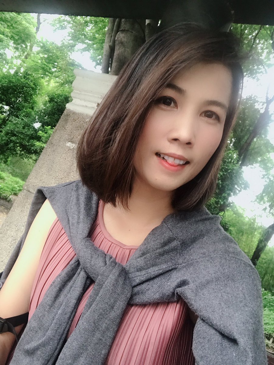itoonza1's tweet photo. คิดจะแย่งแฟนชาวบ้าน ต้องหน้าด้านกว่านี้น่ะจ้ะ .. อุยย ขออภัยลั่นดังไปหน่อย https://t.co/qGWtj2wUEh