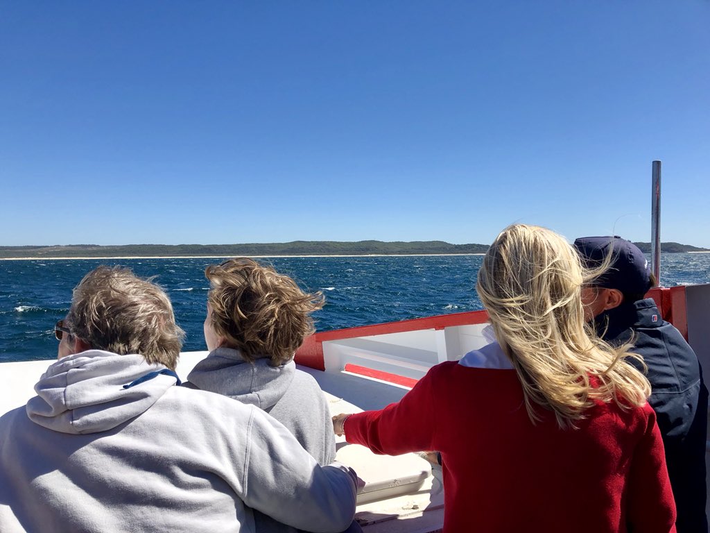 BronFredericks's tweet photo. I had a whale 🐳 of a time today whale watching off #Minjerribah #StradbrokeIsland with #YalingbilaTours https://t.co/roXz5SiklJ #QuandamookaCoast #RedlandsCoast. Yalingbila (Whale) Cruises is the only Indigenous owned &amp; operated whale watching operation in Australia! 🐳 🐋 👀 https://t.co/g0WkKEJYB0