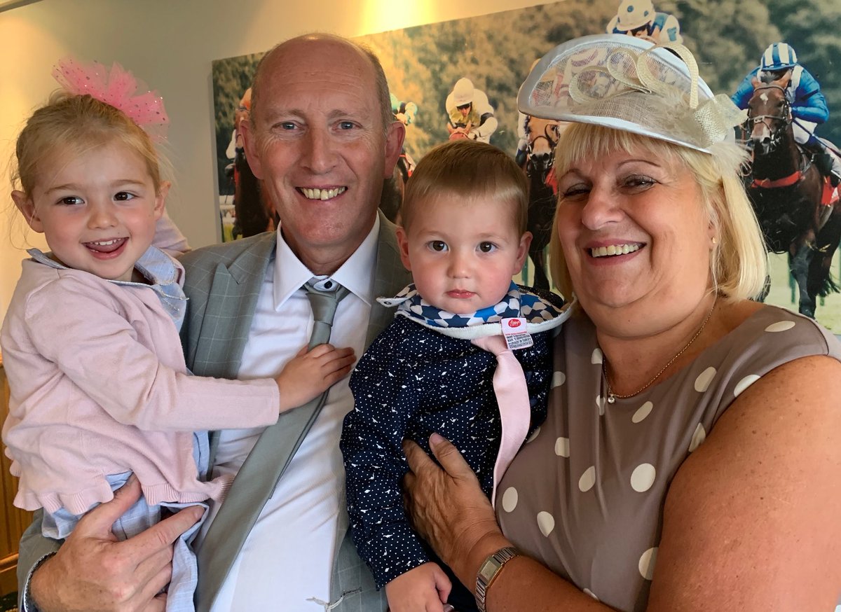 SteveSingleton's tweet image. Looking forward to the off.... with nanny and grandad! Sue and James 25th anniversary celebration. #StyleStakes