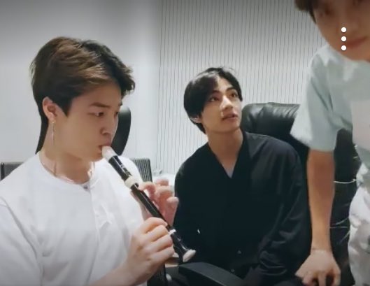 choi_bts2's tweet photo. Taehyung said the movie was “About Time” when he made the #WinterBear He was impressed by the ‘Proposal’ scene. @BTS_twt https://t.co/AoNf9pAPwH