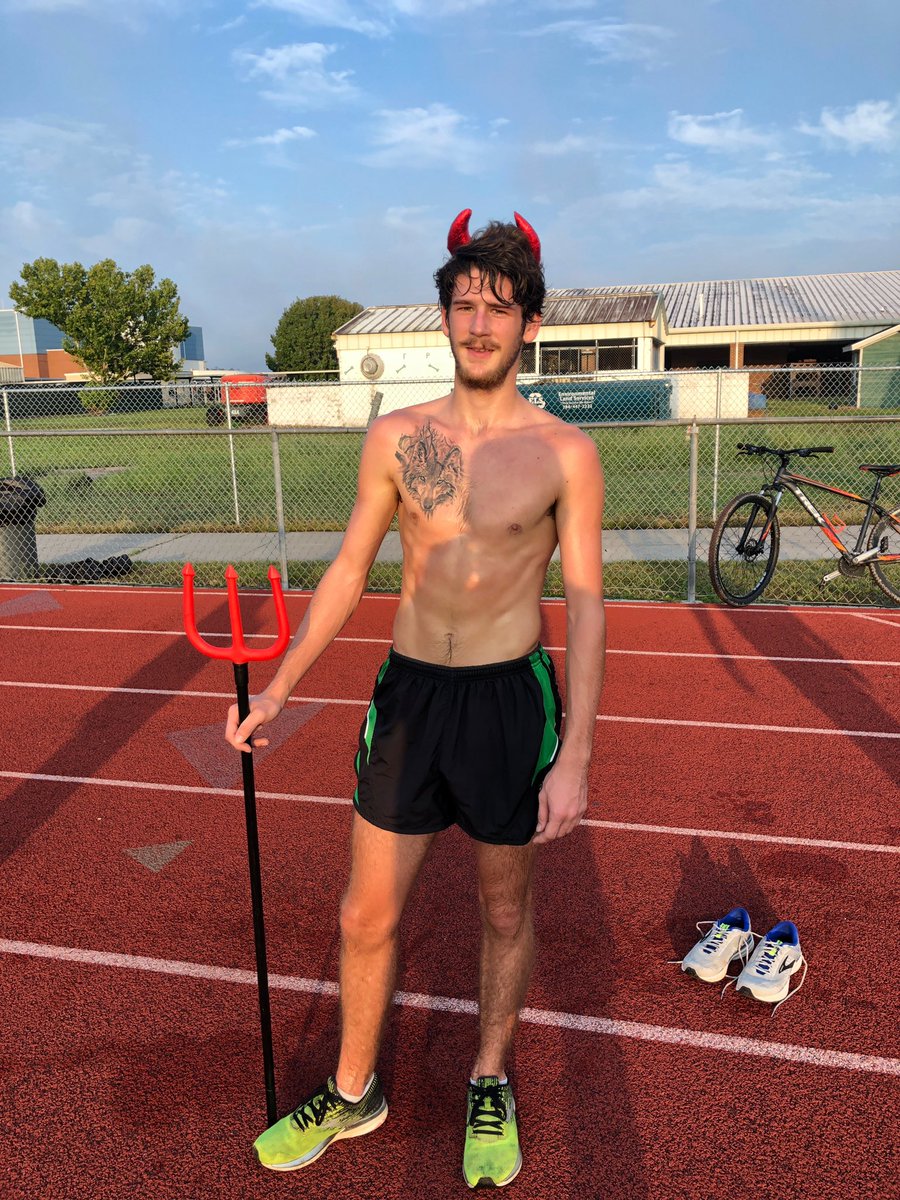 FPCTrackXC's tweet photo. Congratulations to the 2019 Devil Take the Hind champion Alex Barneski!
#FPCXC https://t.co/hDR2fAwPEE