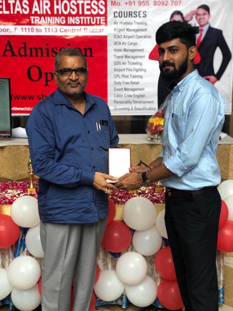 vdzalavadiya's tweet photo. 10/08/19
#SHELTAS_AIR_HOSTESS & #Training_Institute ના શુભારંભ પ્રસંગે ઉપસ્થિત રહિ શુભેચ્છાઓ પાઠવી હતી. https://t.co/ZBnG3hNrfw