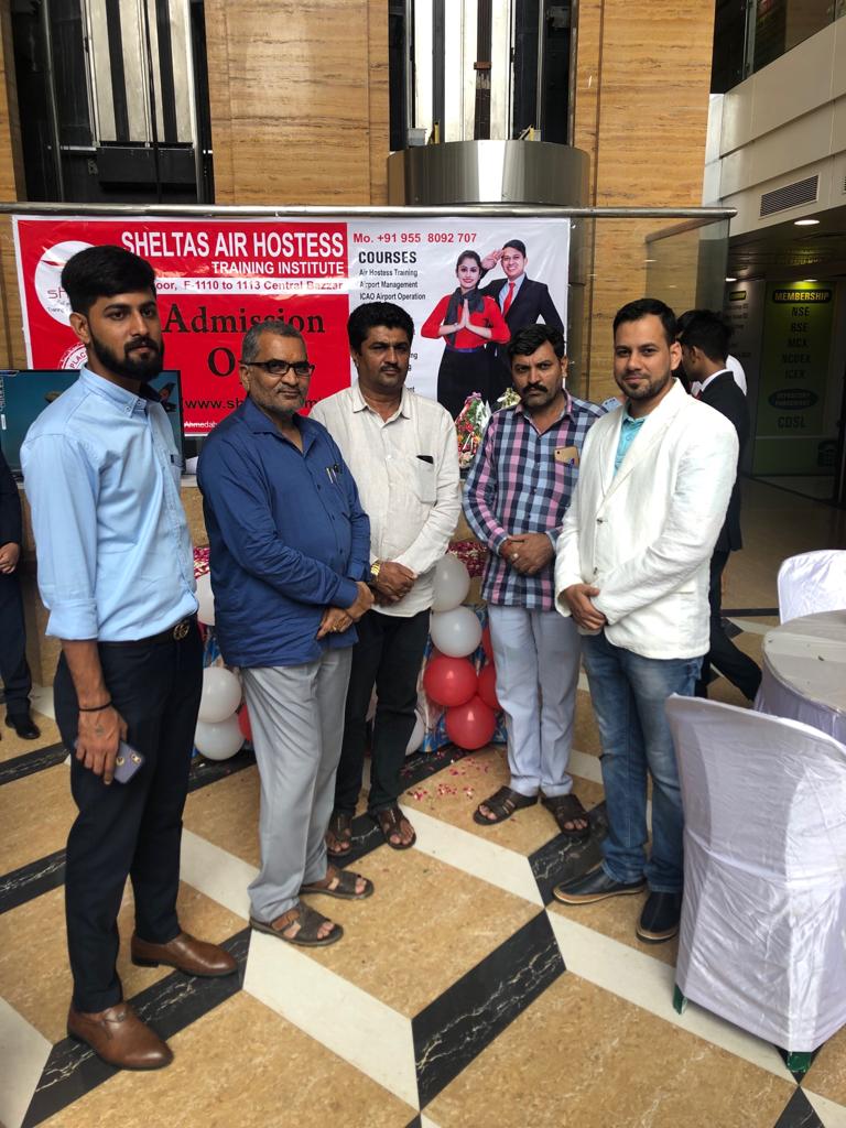 vdzalavadiya's tweet photo. 10/08/19
#SHELTAS_AIR_HOSTESS & #Training_Institute ના શુભારંભ પ્રસંગે ઉપસ્થિત રહિ શુભેચ્છાઓ પાઠવી હતી. https://t.co/ZBnG3hNrfw