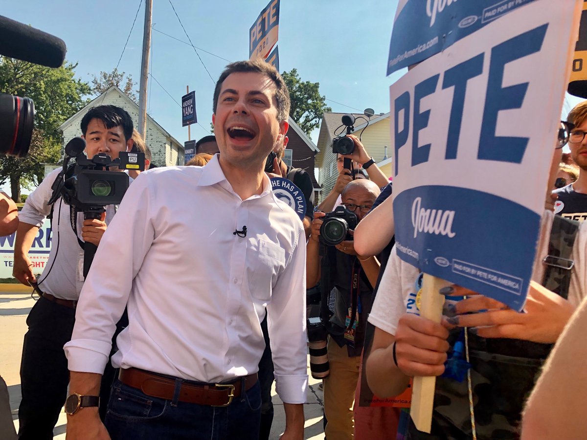 Co4Pete's tweet photo. Clear Lake Iowa...Looks like our favorite Mayor is having fun! https://t.co/jSL3dSj4E7