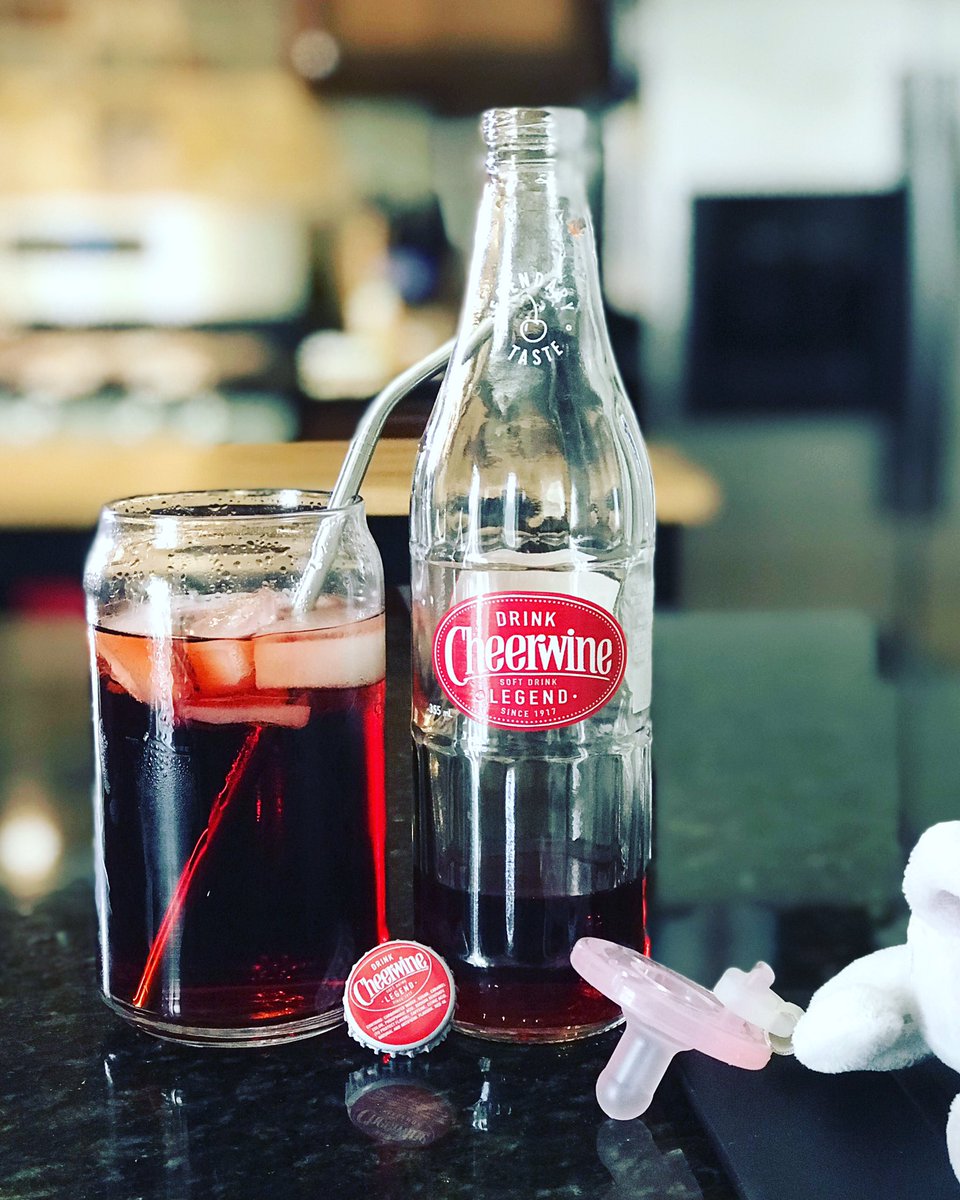 VSmithArch's tweet photo. Due to gestational diabetes, I haven’t had one of these babies in over 6 months. I can now enjoy that summer North Carolina flavor and @drinkcheerwine here in Seattle FROM A GLASS BOTTLE! #notanad #justreallyexcited #cheerwinesummer https://t.co/n85wwDULOE