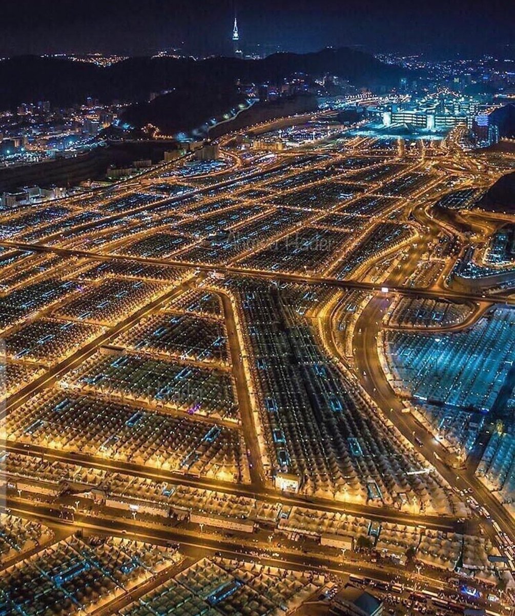 dawisu's tweet photo. I've never suffered like I did during my hajj couple of years back. I have said multiple times that I prefer Umrah than Hajj. But seeing the photos coming out of Saudi on this beautiful day of #Arafah makes me want to teleport myself there. May Allah accept your acts of ibadah. https://t.co/LKOh19q96x