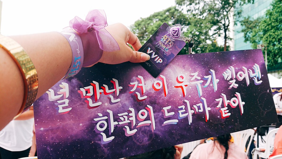 ThuHuyn33007249's tweet photo. #btsfanfest
#vietnam
#v-army
@BTS_twt https://t.co/y2RwVnqTAC
