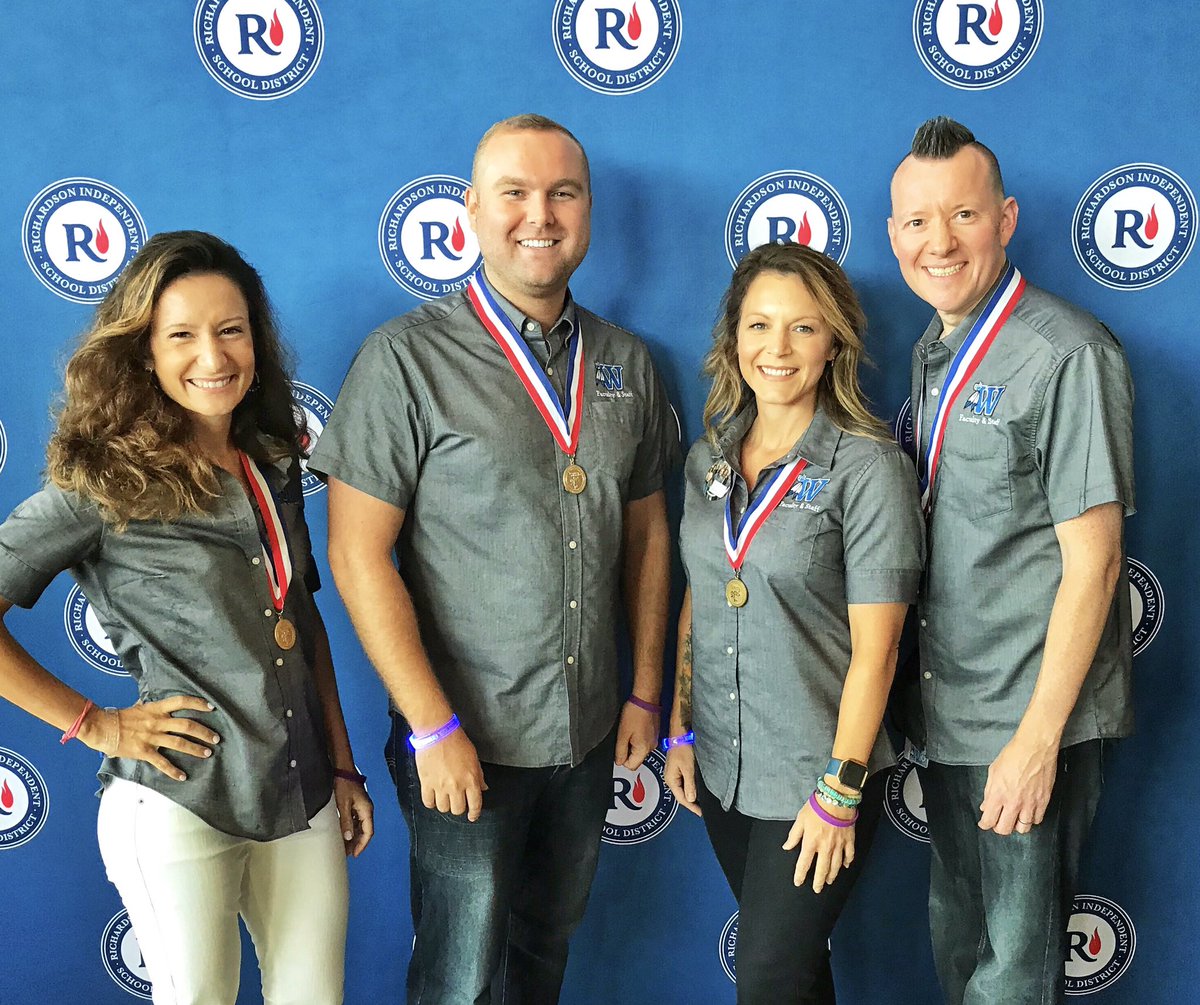 BartholomewRLA's tweet photo. One of the most exciting days of the year! #RISDConvocation19 #risdsaysomething #westwoodstarsteachers https://t.co/arCM6FM4Bu