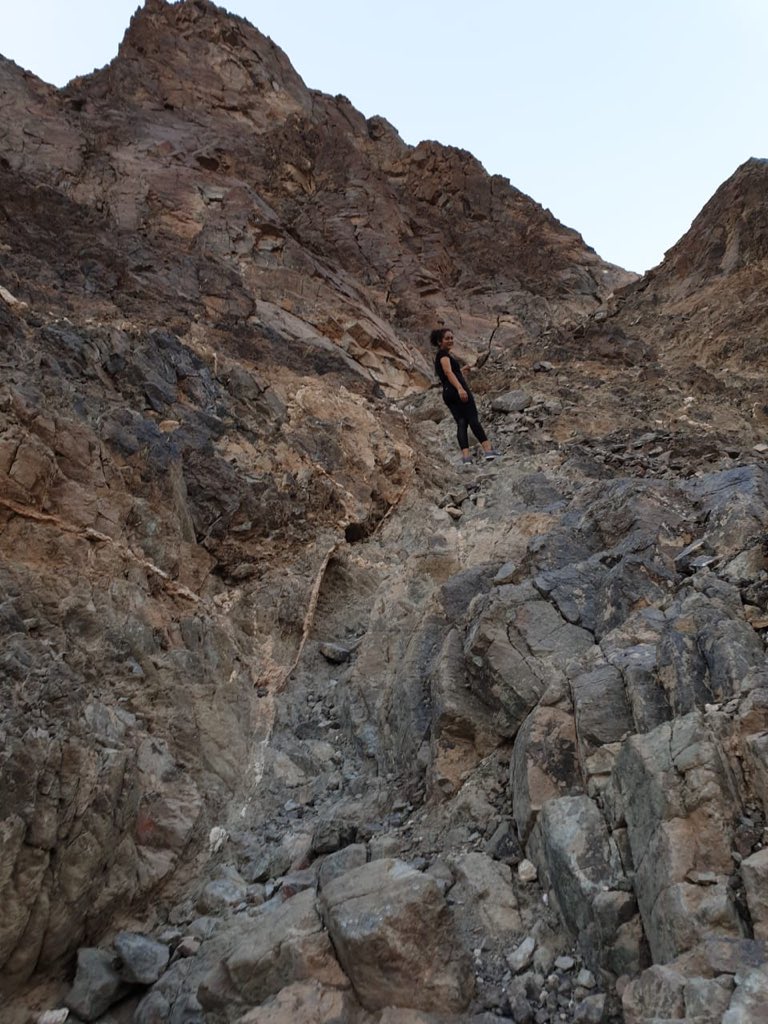 ChefPallavi's tweet photo. One step at a time...no matter how steep it is ..... that’s what hiking is all about. No different than life I guess.
day well spent hiking with this crazy woman @nada_nwk ❤️ #pallavinigam #hiking #Muscat #oman  #omantourism #Travel #life https://t.co/NSvRQAq6bw